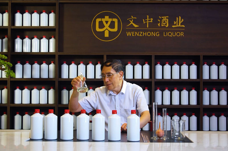 勾兌酒對(duì)身體有什么傷害？行業(yè)亂象成為了罪魁禍?zhǔn)祝?></a>
      <div   id=